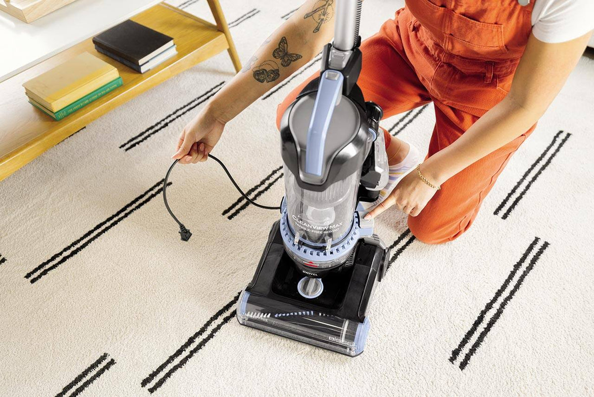 BISSELL - CleanView Max Tangle-Free Rewind Upright Vacuum - Black / Lake