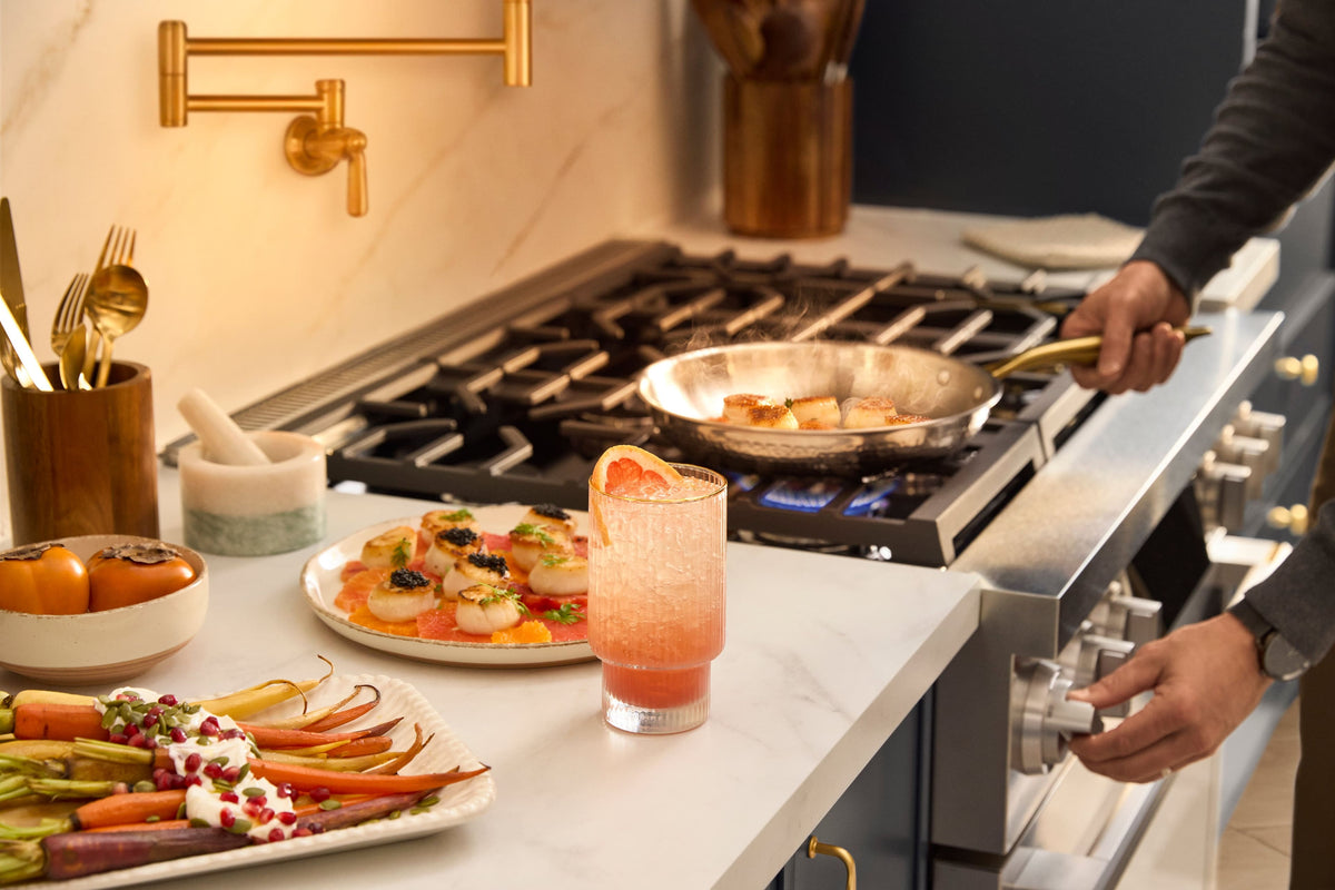 LG - SIGNATURE 30-in Wide 6.3 Cu. Ft. Slide-In Gas True Convection Smart Range with EasyClean and 6.8-in Color LCD Screen - Stainless Steel