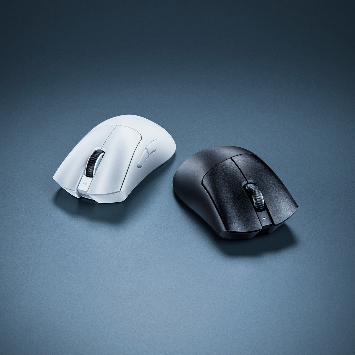 Razer - DeathAdder V3 Pro Lightweight Optical Gaming Mouse with 90 Hour Battery - Wireless - White