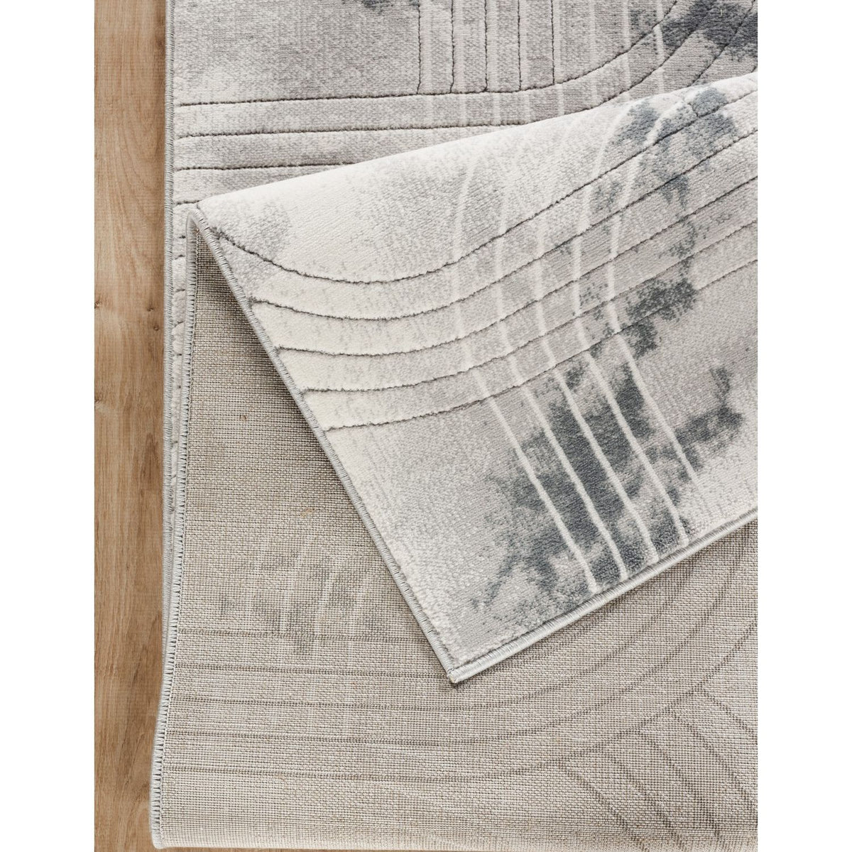 Geometrix - 5'3" X 7'3" Area Rug / Geometric 3D Effect - Ivory / Gray