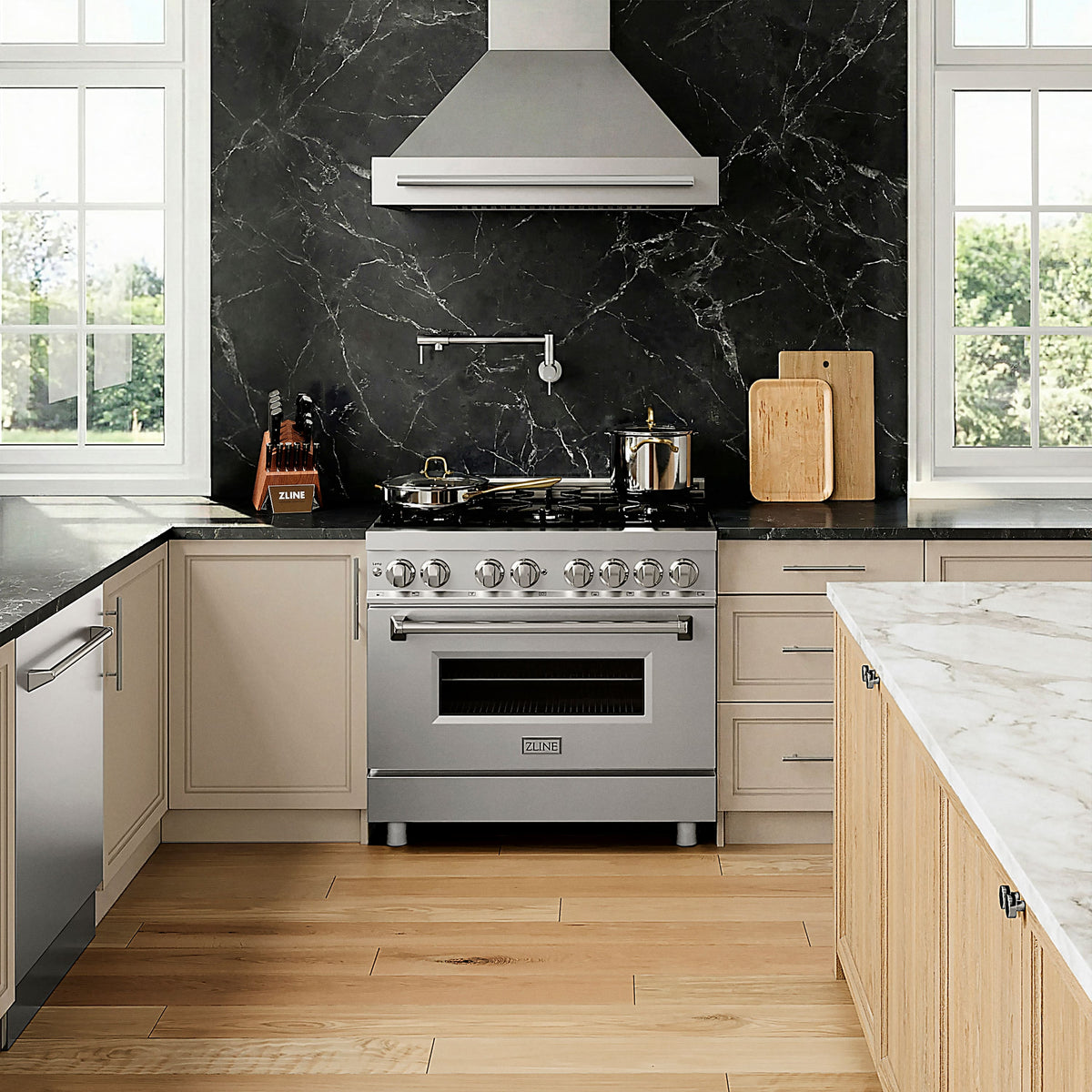 ZLINE - 36 in. Wide 6 Burner 4.6 cu. ft. Legacy Freestanding Dual Fuel Range with  Electric Convection Oven in Stainless Steel - Stainless Steel