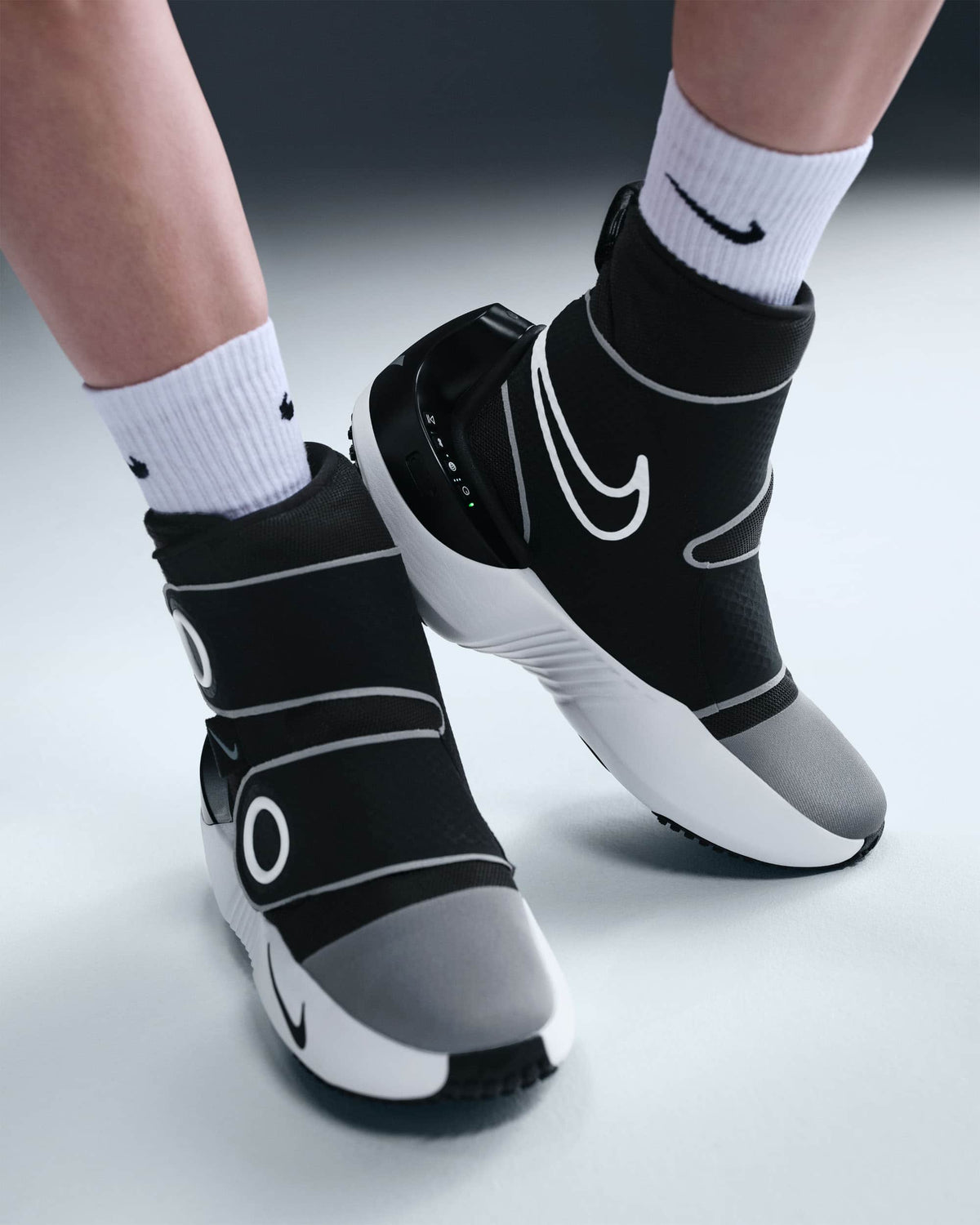 Hyperice - Hyperboot by Nike x Hyperice- Small - Black