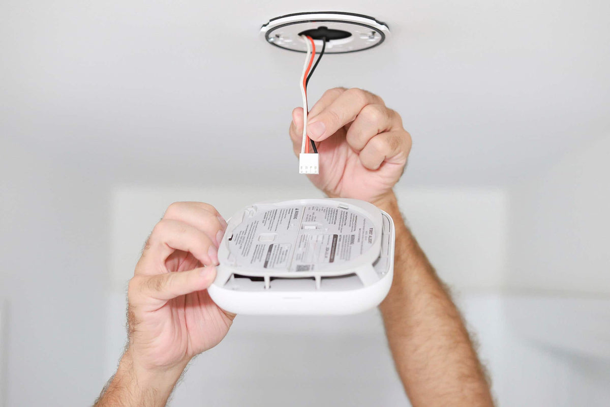First Alert - Smoke and Carbon Monoxide Detector Hardwired - White
