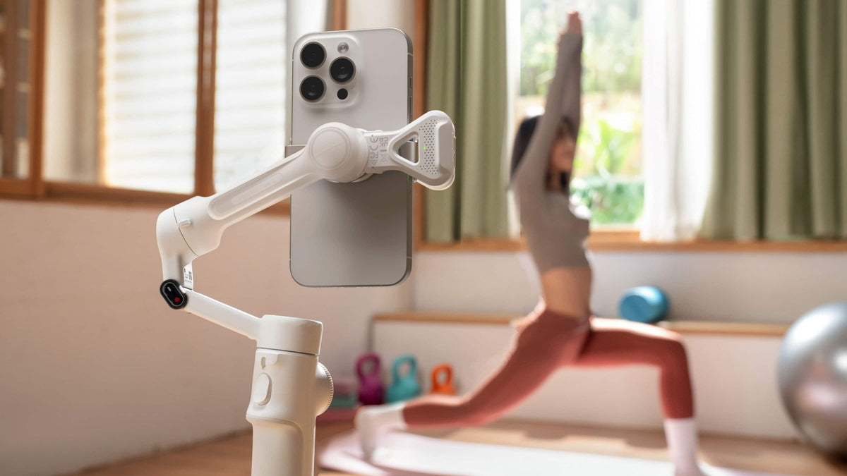Insta360 - Flow 2 AI Tracker Bundle Gimbal Stabilizer for Smartphones - Summit White