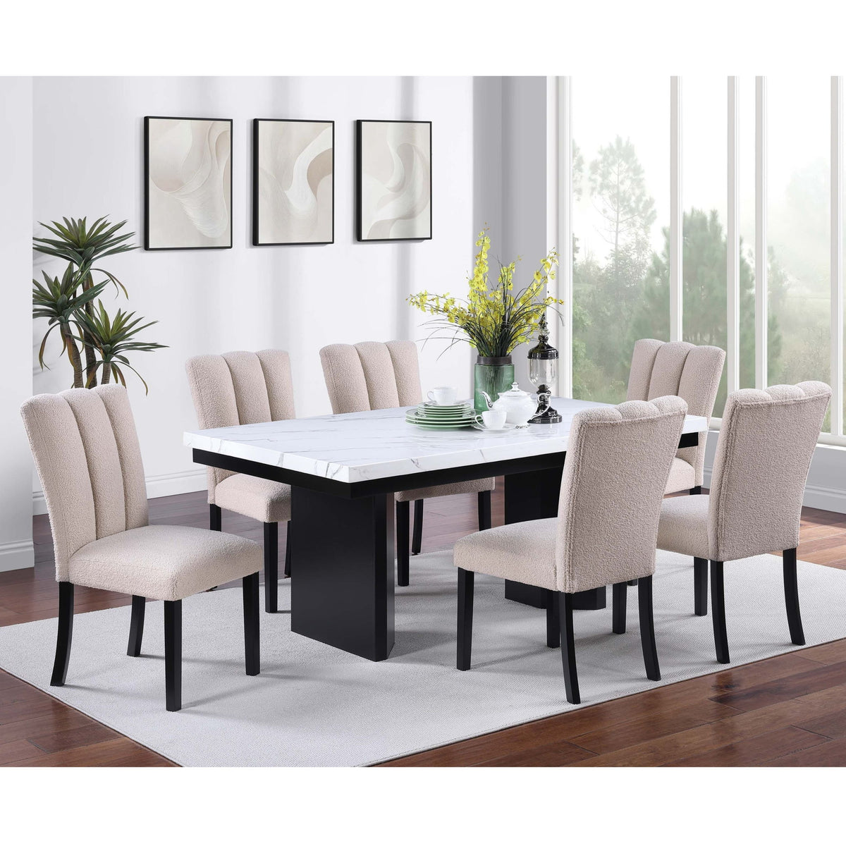 Juego de comedor de dos tonos con sillas laterales tapizadas