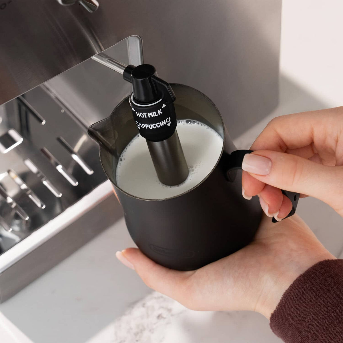 De'Longhi - Milk Frothing Jug - Black