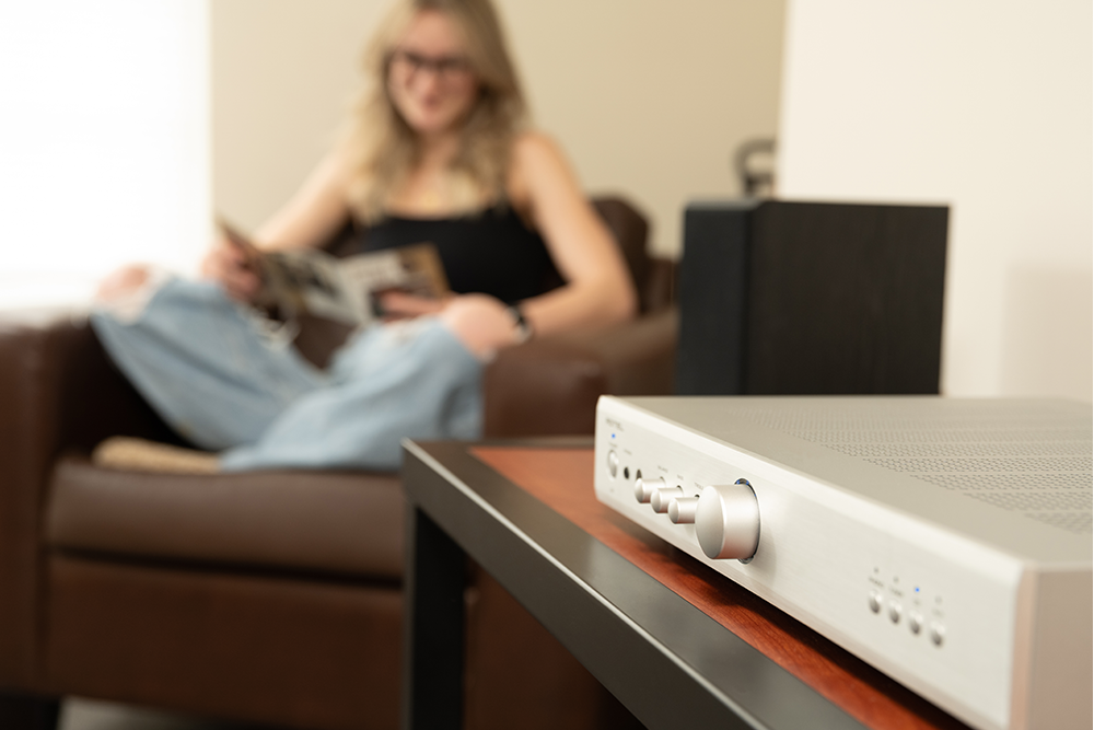 Rotel - A8 30W 2-Ch Integrated Stereo Amplifier - Silver