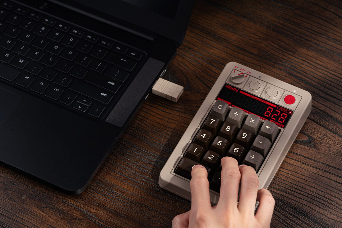 8BitDo - Retro Mechanical Keypad - C64 Edition