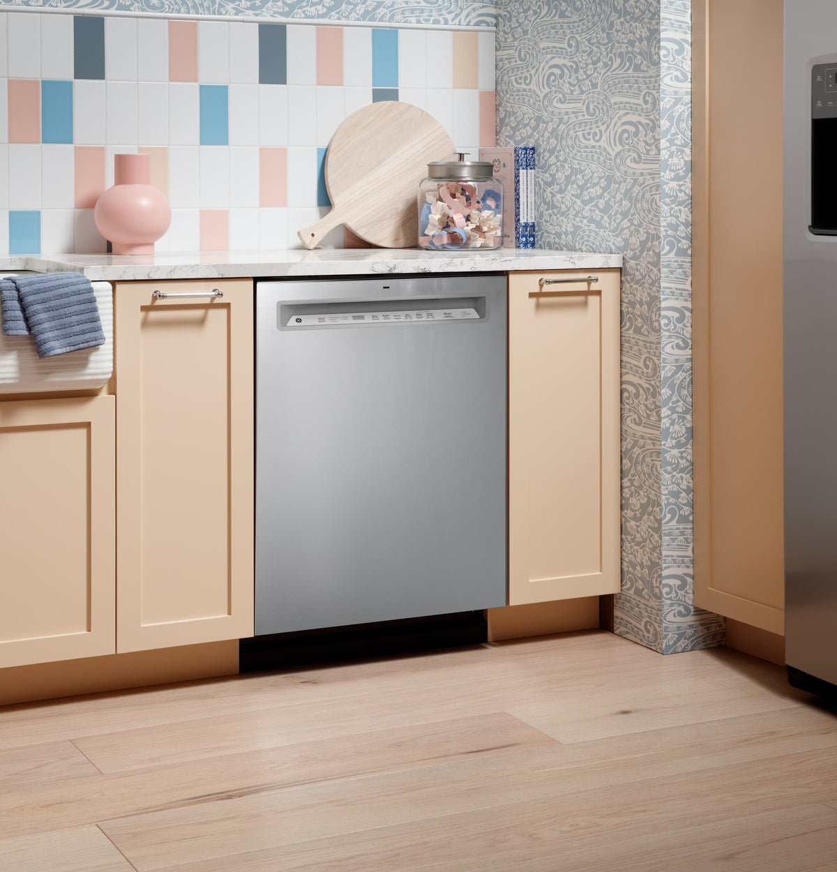 GE - 24" Front Control Built-In Stainless Steel Tub Dishwasher with 3rd Rack, Sanitize Cycle and 47 dBA - Stainless Steel