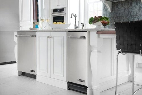 JennAir - 15" Built-in Trash Compactor - Custom Panel Ready