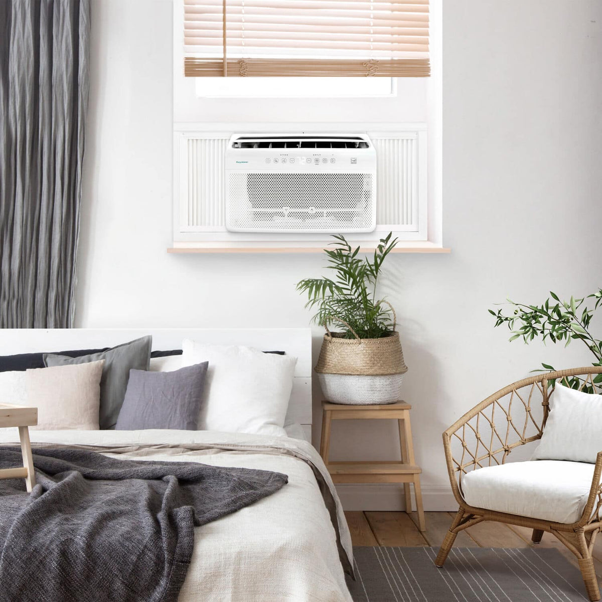 Keystone - 550 Sq. Ft 12,000 BTU Window Mounted Inverter Air Conditioner with 10,000 BTU Supplemental Heat Function - White