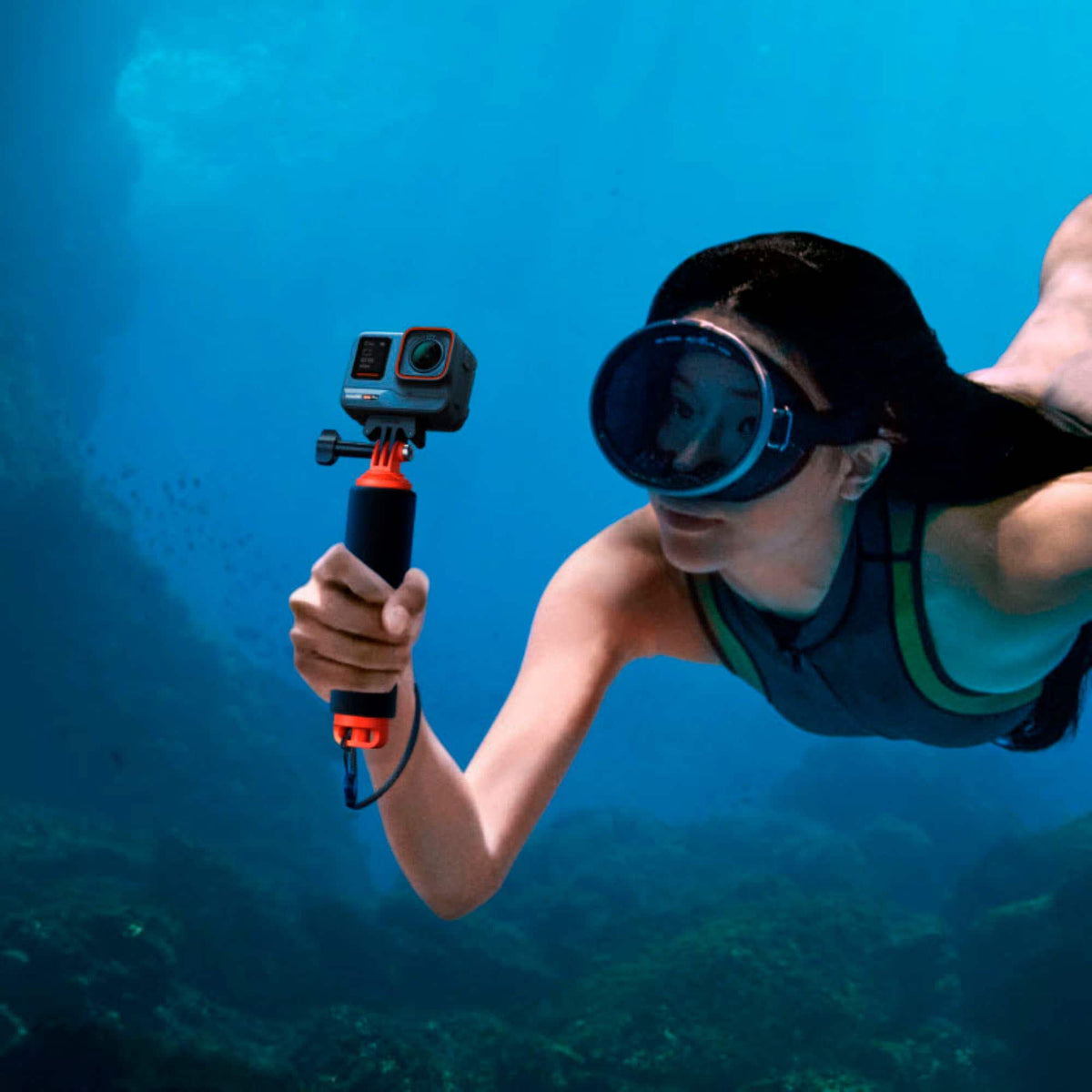 Insta360 - 6.9" Floating Hand Grip Monopod - Black
