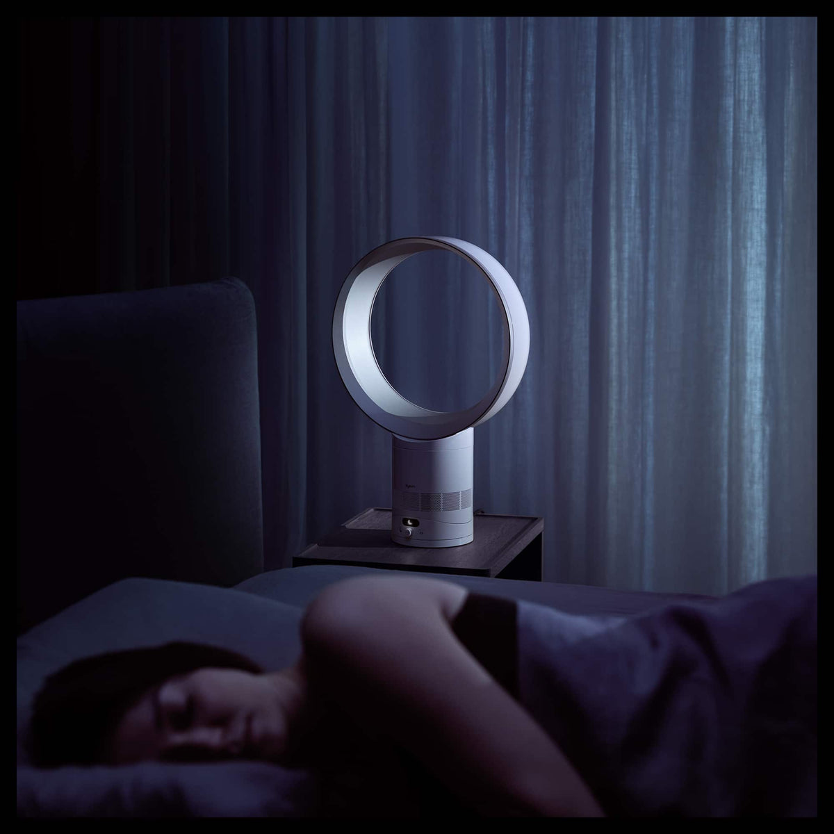Dyson - Cool CF1 Adjustable Bladeless Desk Fan w/ Air Multiplier Technology - White/Silver