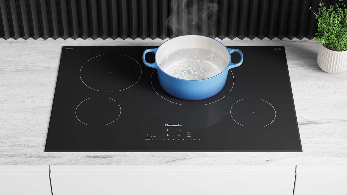 Thermador - Masterpiece Series 30" Built-In Electric Induction Cooktop with 4 Elements and Wifi - Black