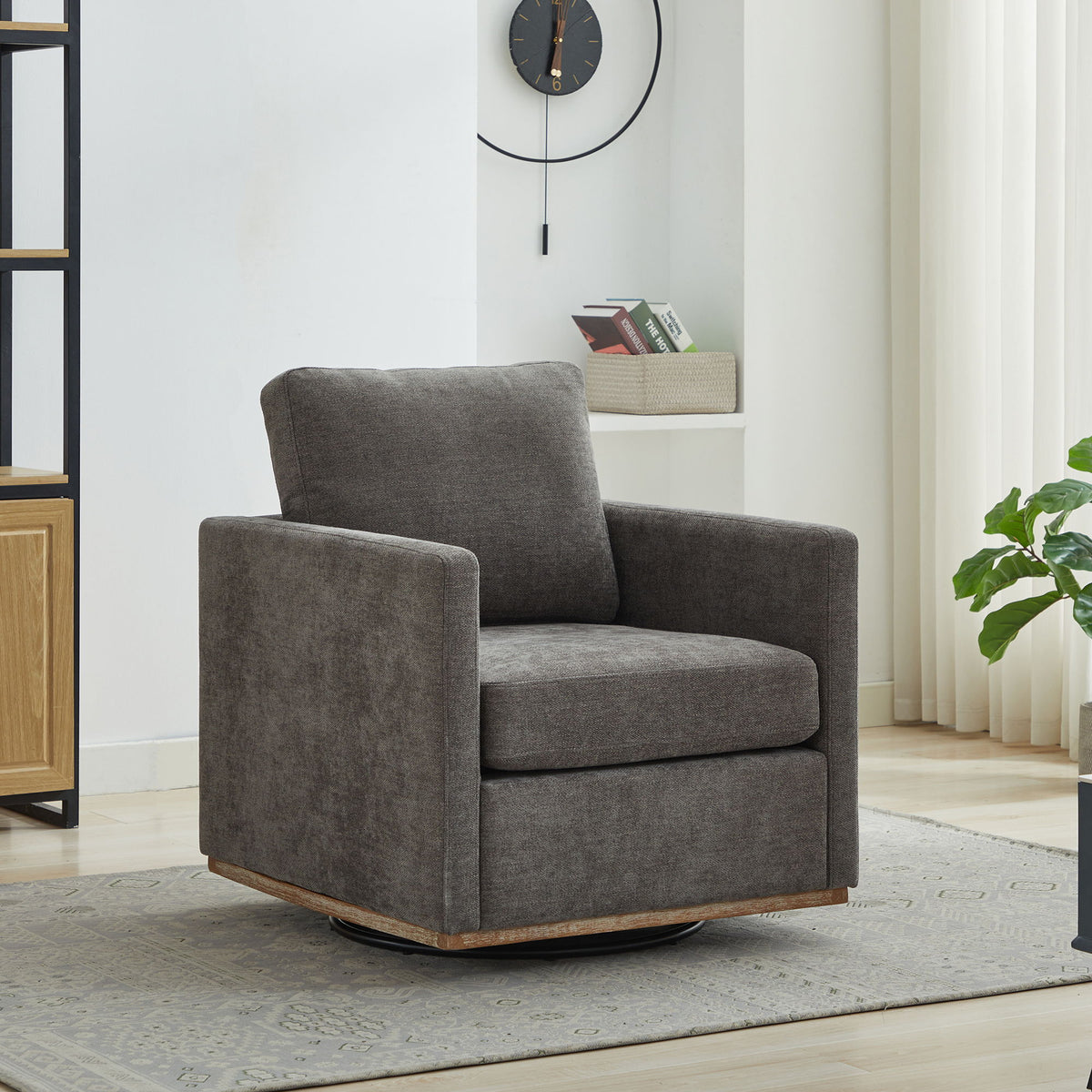Sillón decorativo giratorio tapizado de forma cuadrada