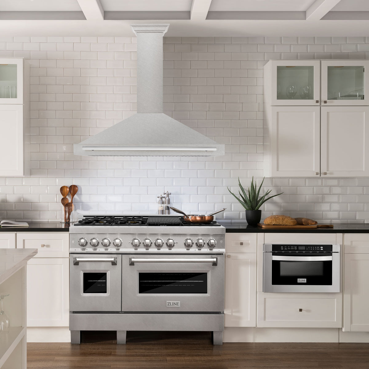 ZLINE - 48 inches - Externally Vented - Wall Range Hood - Stainless Steel