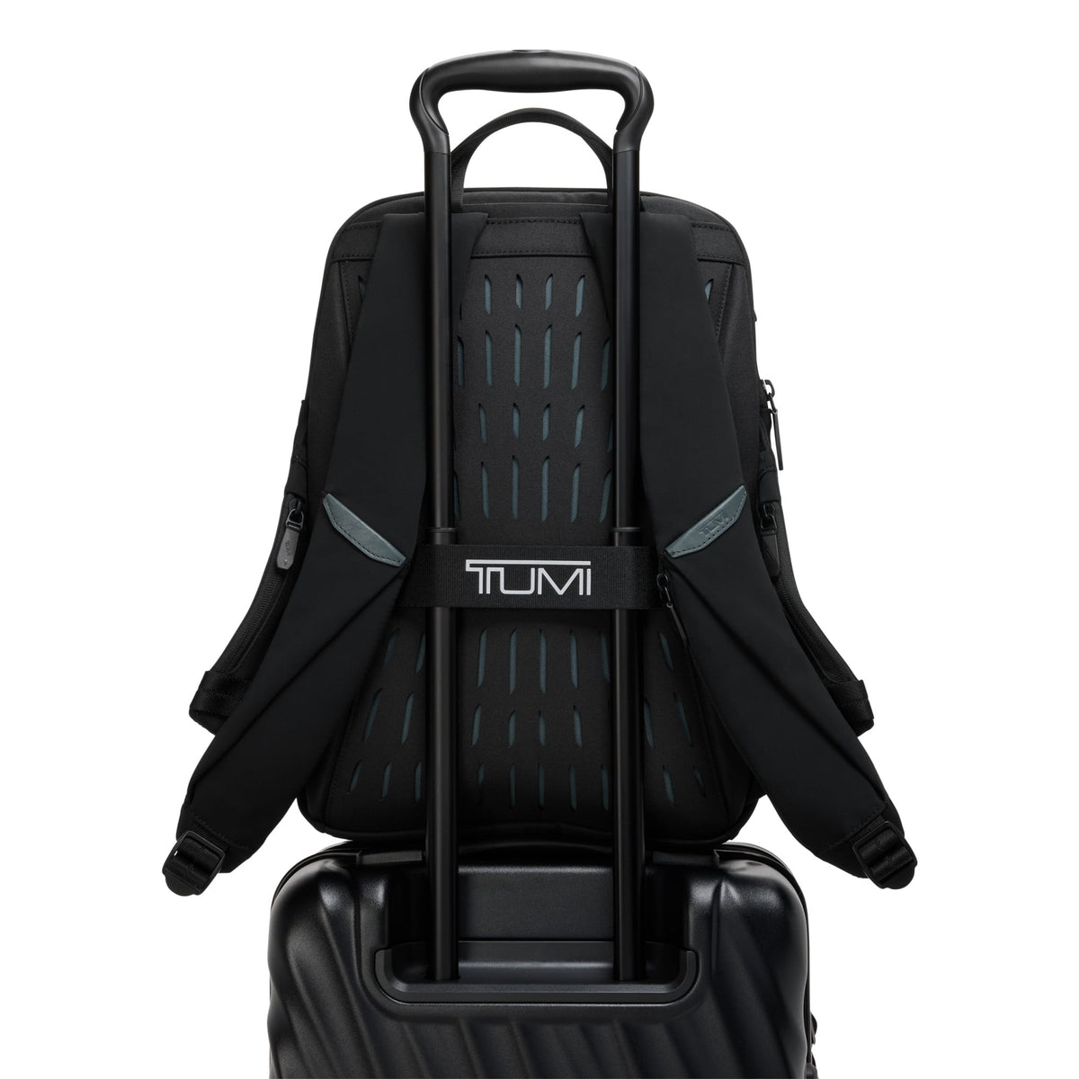 TUMI - Axis Medium Backpack 20L - Black