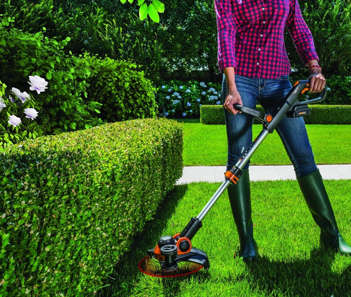 WORX - 20V Cordless String Trimmer and Air Blower Combo Kit (2 x 2.0 Ah Batteries & 1 x Charger) - Black