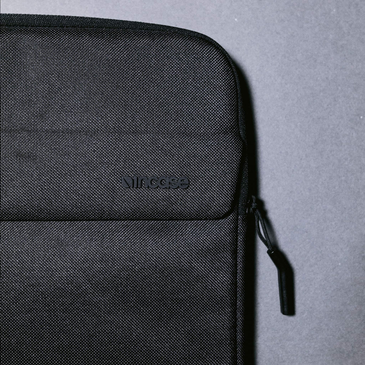 Incase - Crosstown Sleeve for 16" Laptop - Black