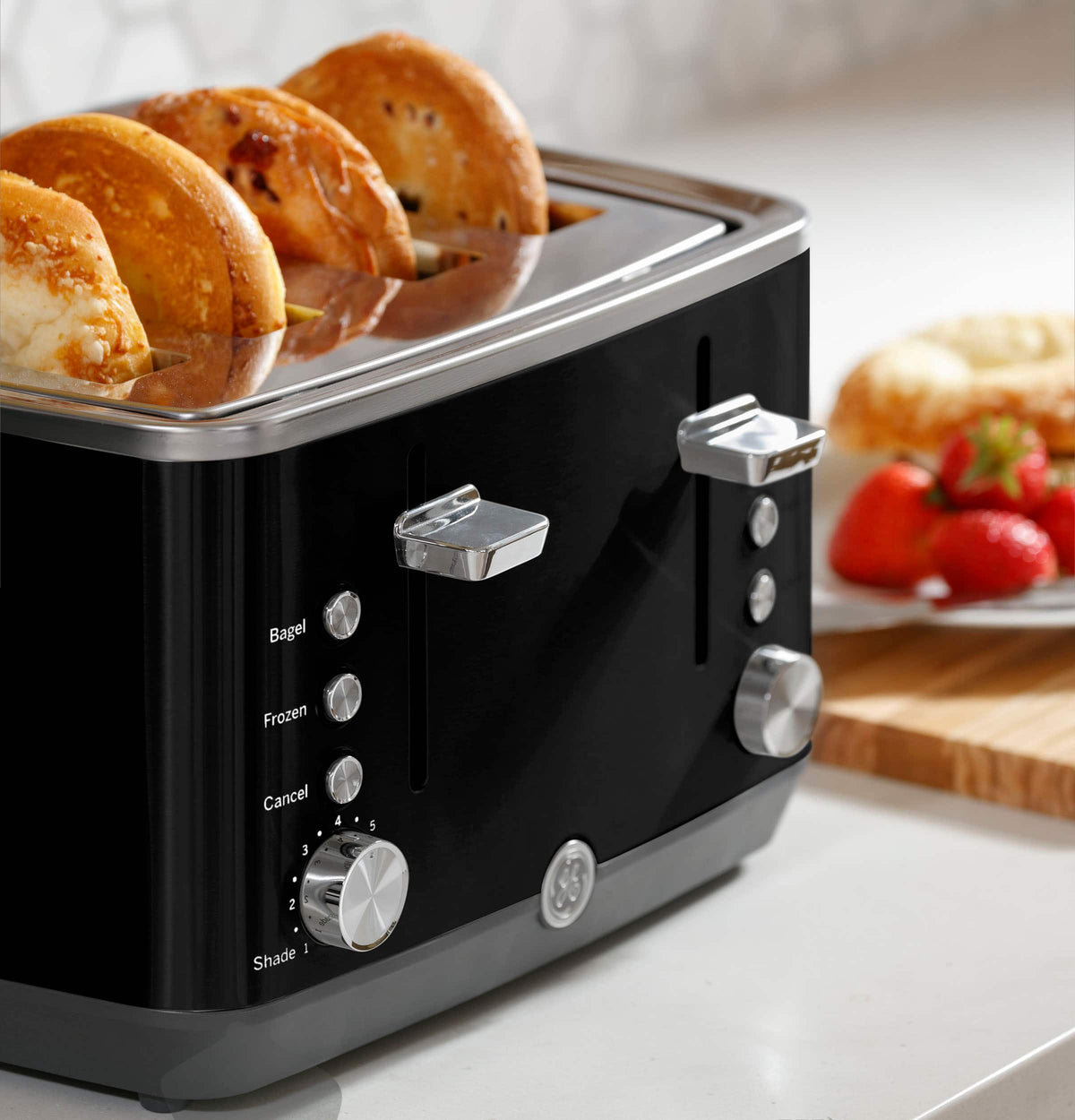 GE - 4-Slice Toaster with 7 Shade Settings and Extra Wide Slots - Onyx Black