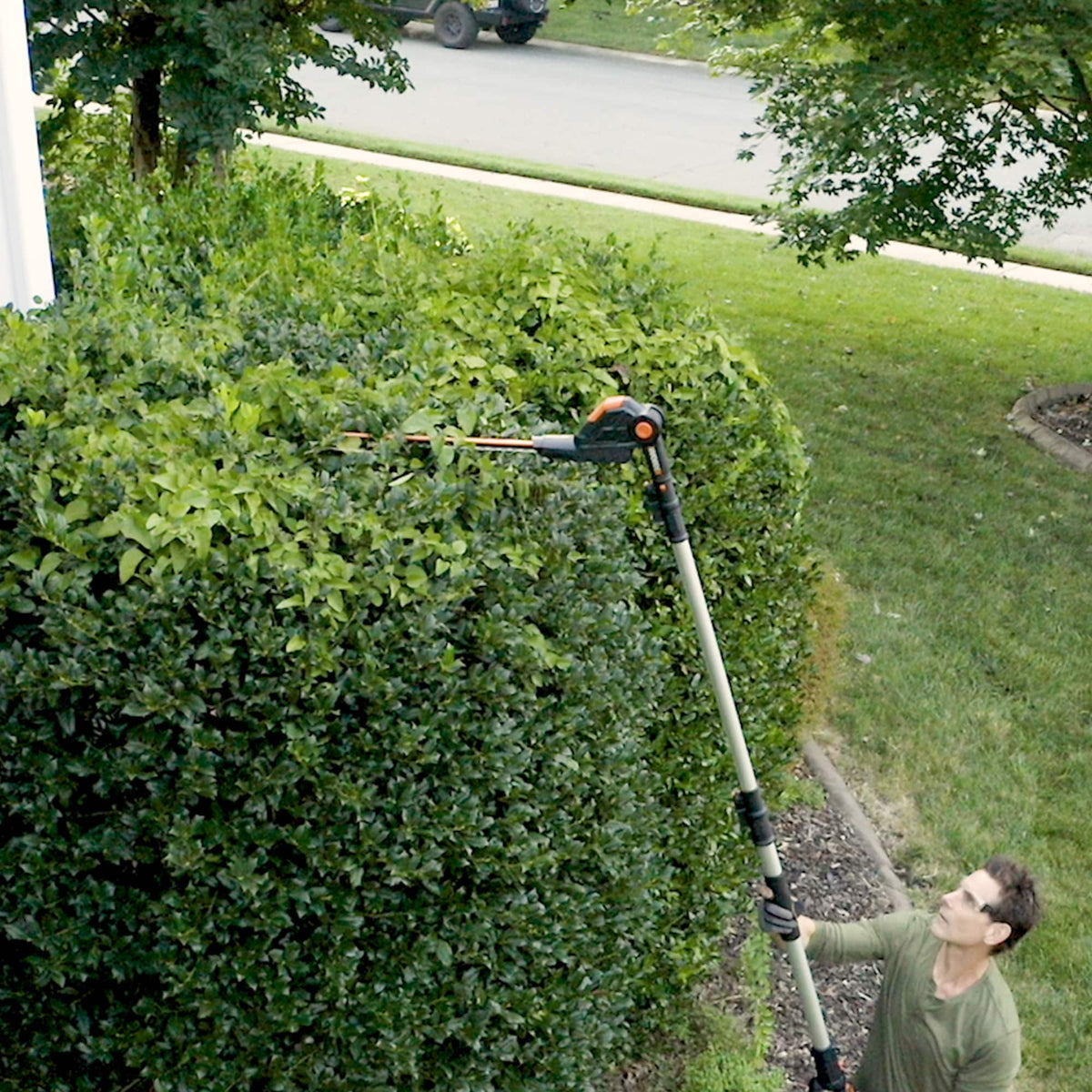 WORX - 20V Power Share Cordless 20V 20" 2-in-1 Hedge Trimmer - Black