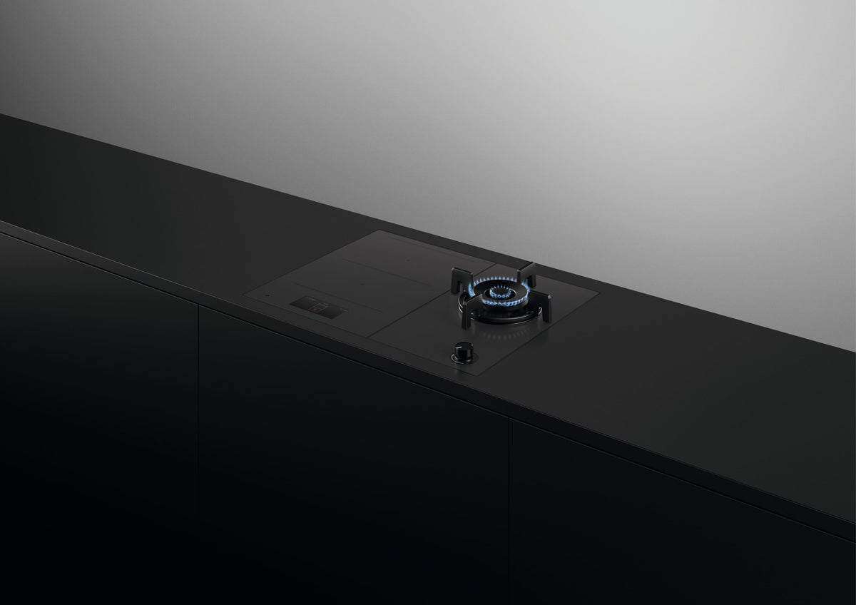 Fisher & Paykel - 15 in. Wide 1 Burner Gas on glass modular cooktop  LPG - Black