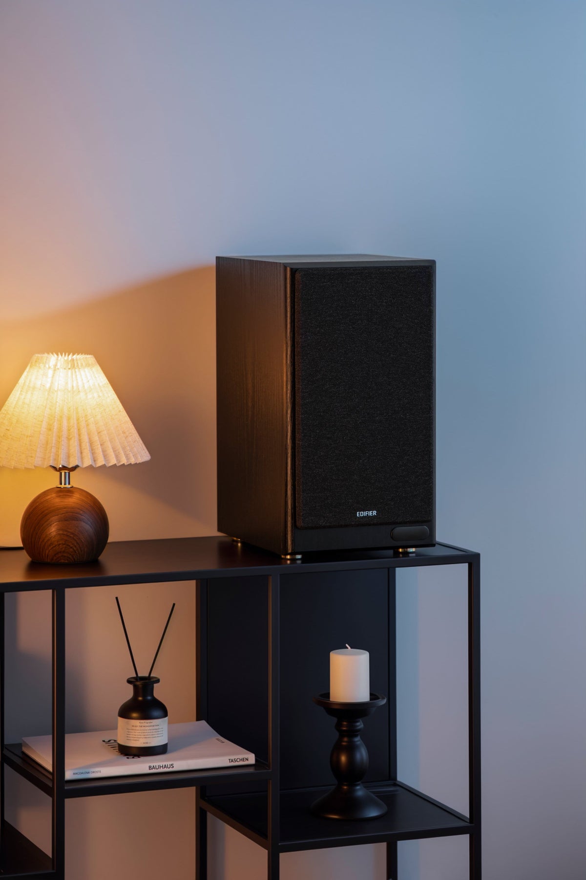 Edifier - R2750DBMKII Audiophile Active Bookshelf Bluetooth 6.0 and Optical Input - 2.0 Speaker (Pair) - Black