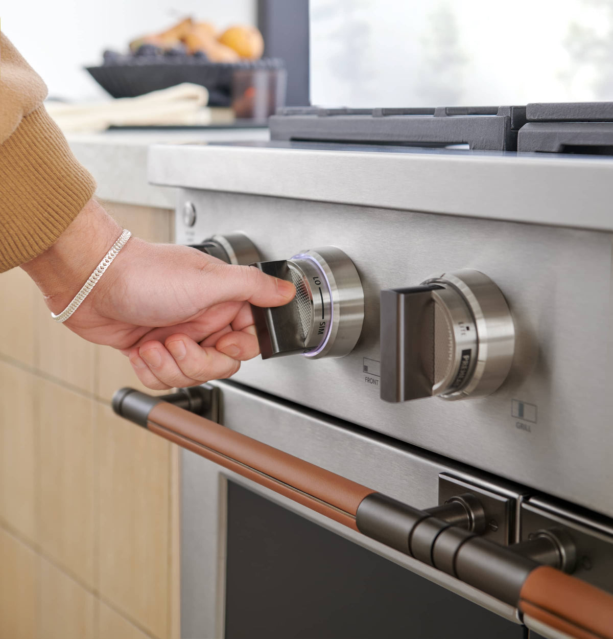 Long Statement Handle for 48" Monogram Pro Ranges - Titanium