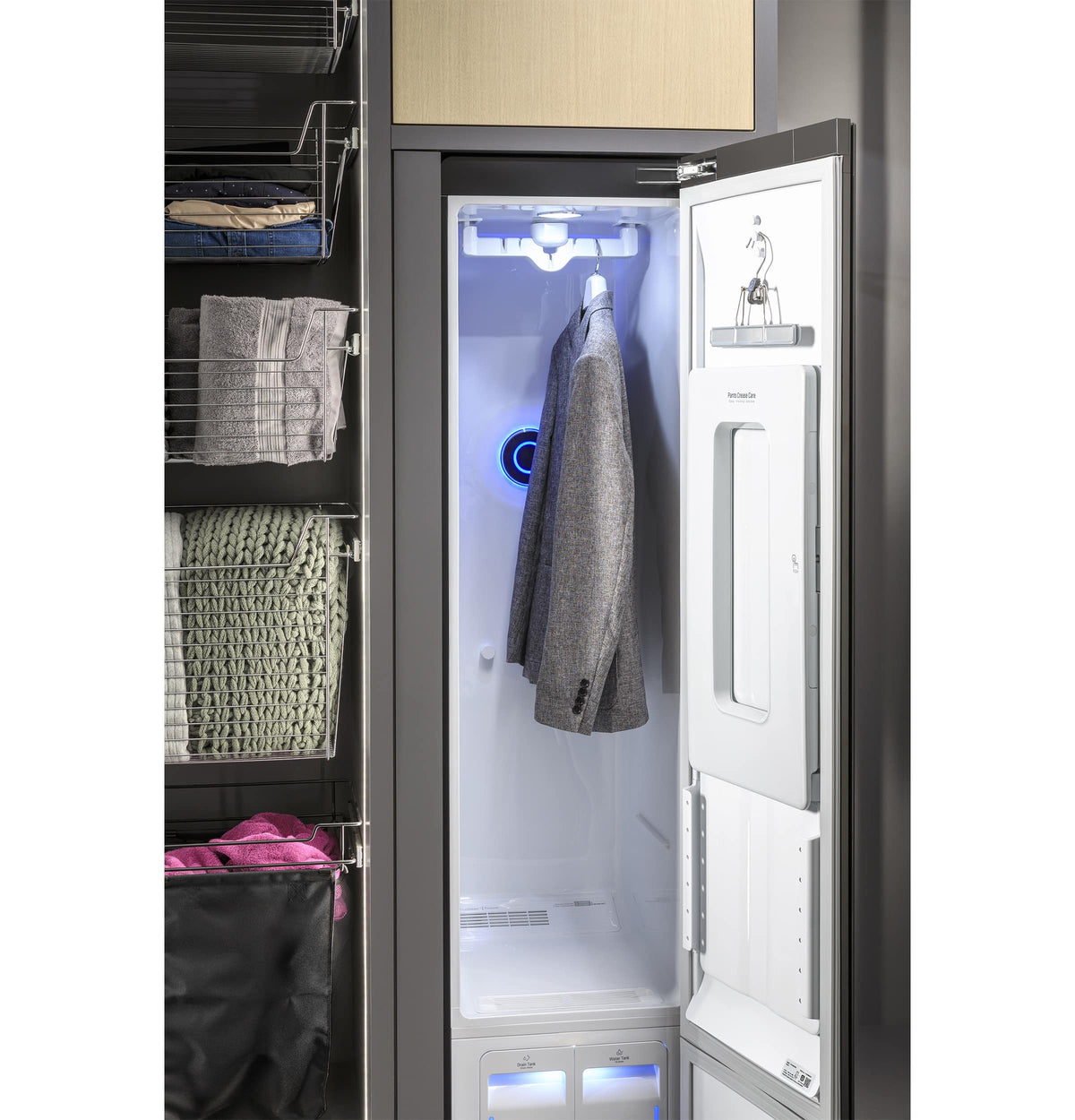GE Profile - Steam Closet with Fabric Refresh - Mirrored Carbon