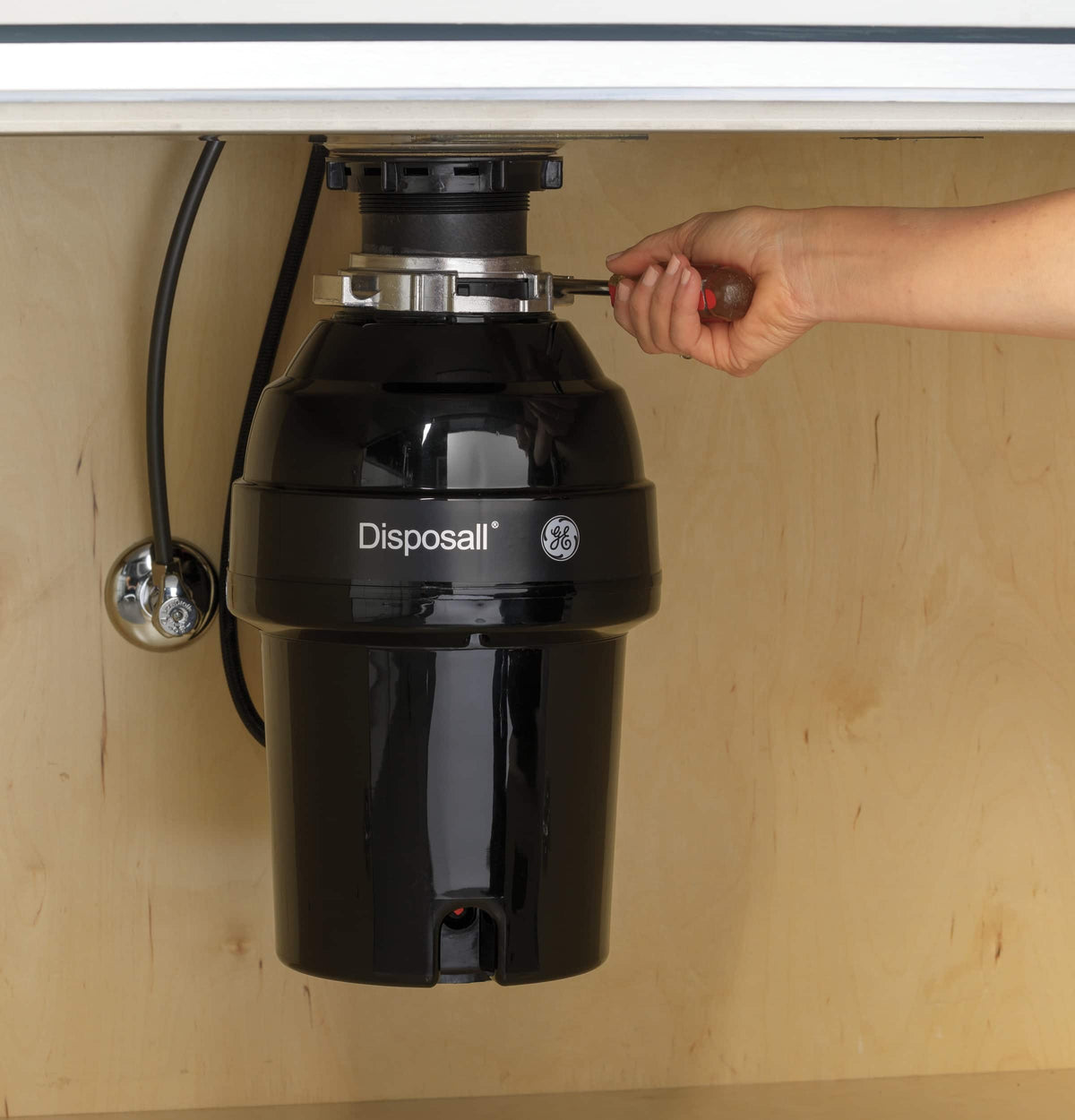 GE - 3/4 HP Continuous Feed Garbage Disposer - Black