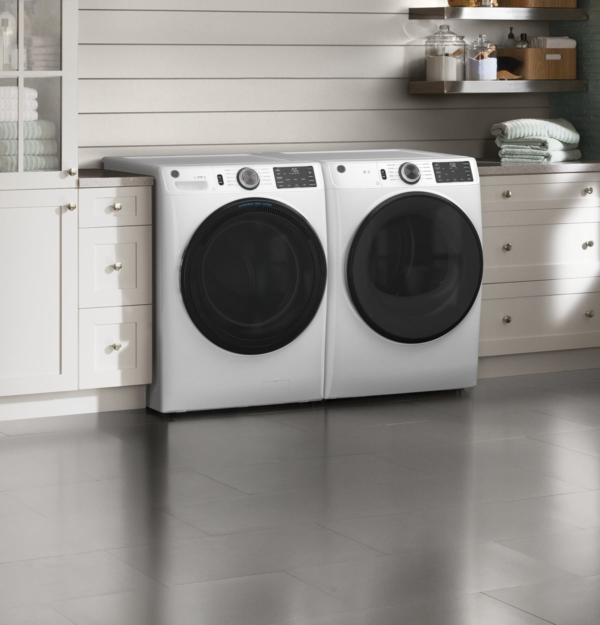 GE - 7.8 Cu. Ft. Stackable Smart 10-Cycle Electric Dryer - White