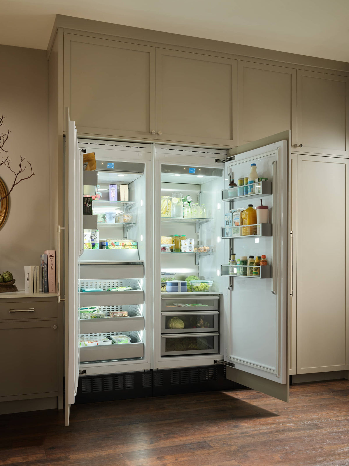 Viking - 30"W 16.0 cu. ft VEIL Integrated Upright Built-in Column Freezer-Custom Panel _LH - Custom Panel Ready
