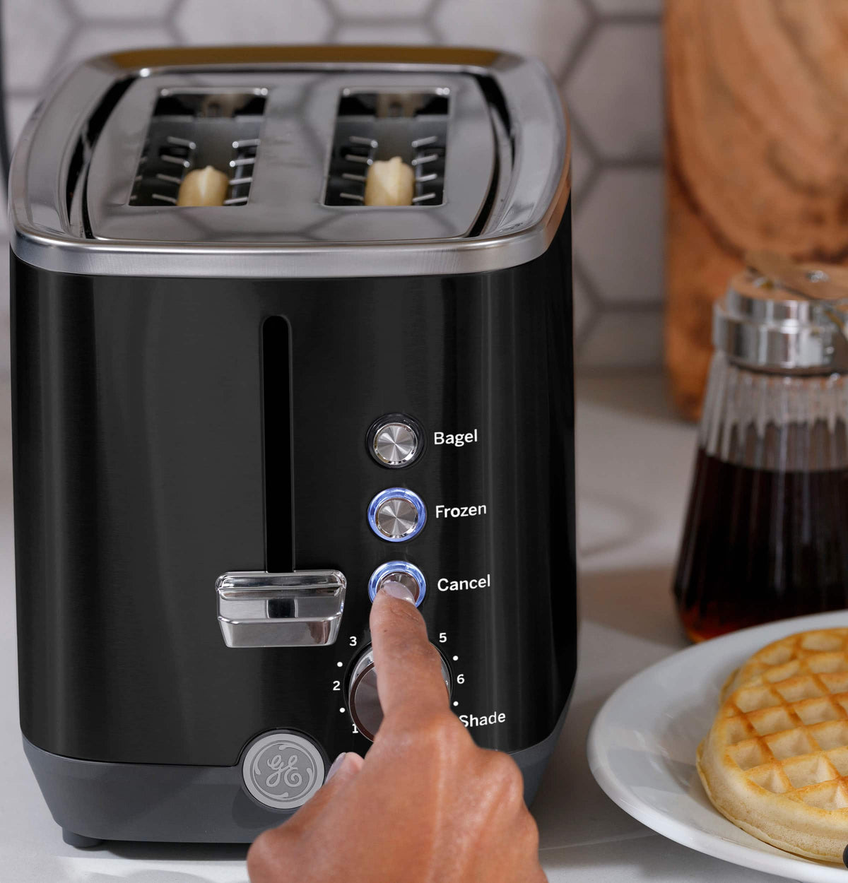 GE - 2-Slice Toaster with 7 Shade Settings and Extra Wide Slots - Onyx Black