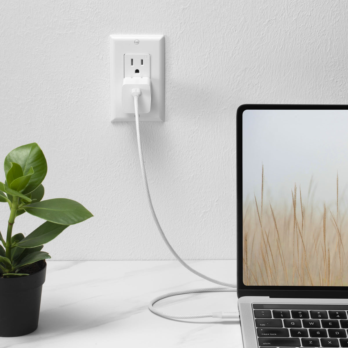 Insignia™ - 45W USB-C Wall Charger for MacBook Pro, iPad, iPhone, Apple Watch, Samsung Smartphones & More - White