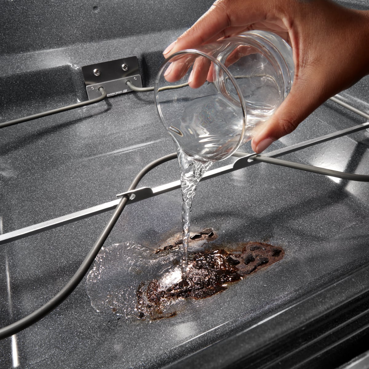 Whirlpool - 30 in. Wide 5 elements 5.3 cu. ft. Freestanding Electric Range with Cooktop Flexibility - Stainless Steel
