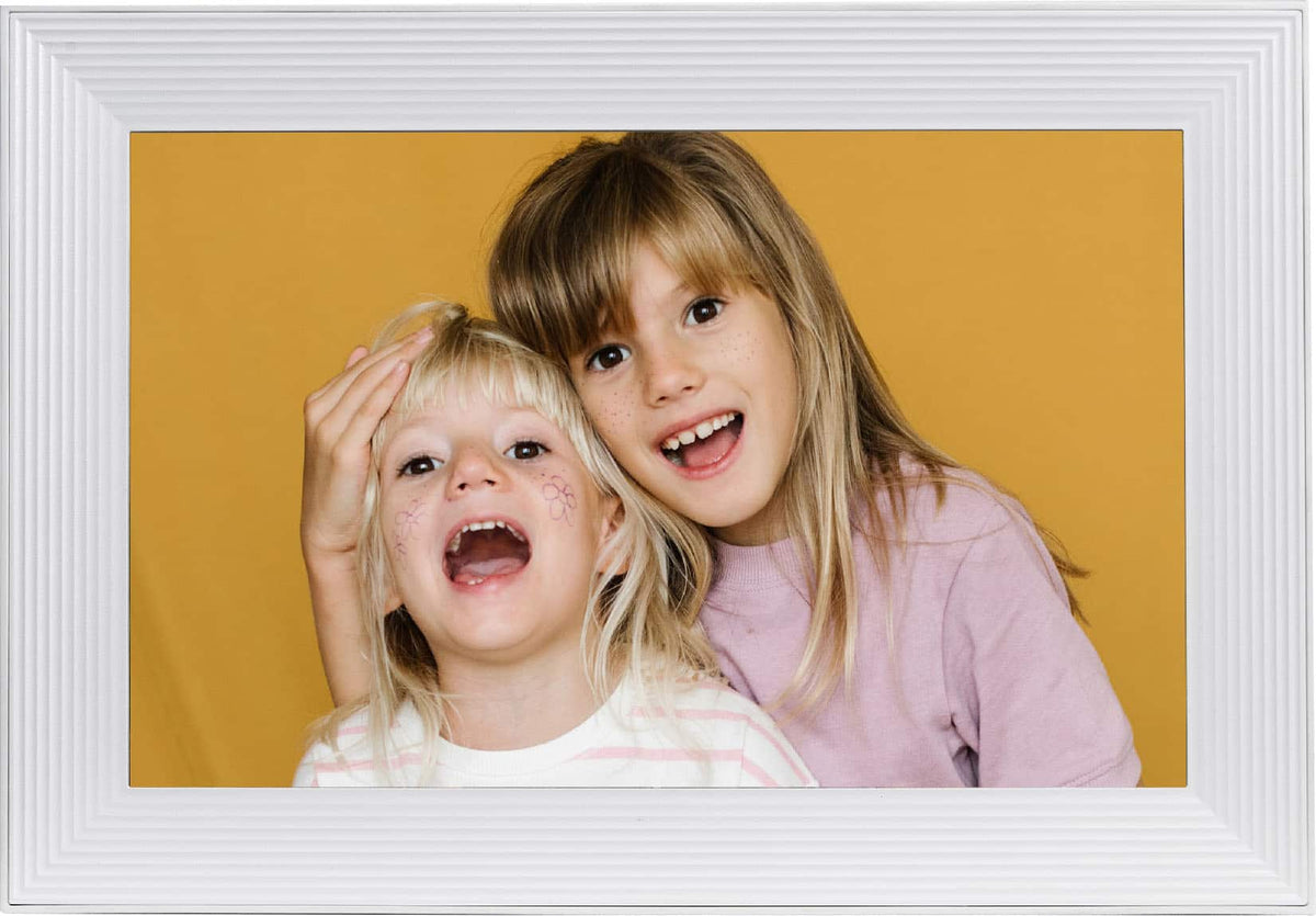 Aura Home - Aura Carver 10" Digital Wifi Photo Frame-Chalk - Chalk (Light)
