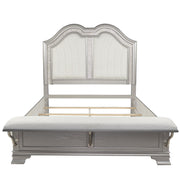 Cama elegante con banco integrado en el piecero y USB