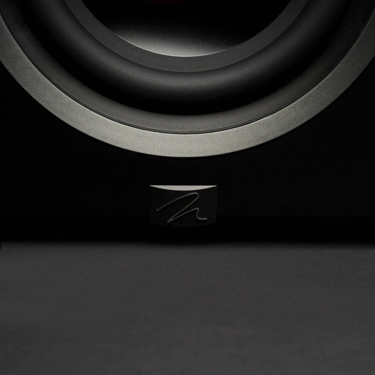 MartinLogan - Abyss 10, 10” Hybrid, Powered Subwoofer, with Magnitude MT-1.6kW Amplifier, Sub Control App, and Wireless Built-In - Gloss Black