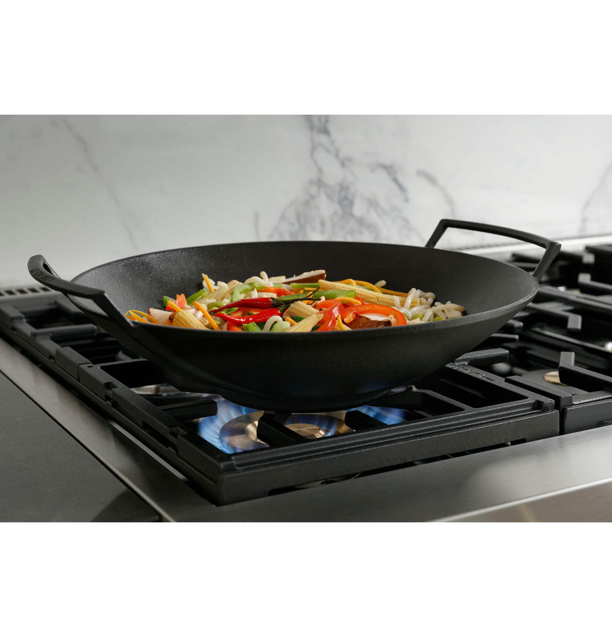 Monogram - 36" Built-In Gas Cooktop with 6 Burners and Professional Versatile Burner Configuration - Stainless Steel