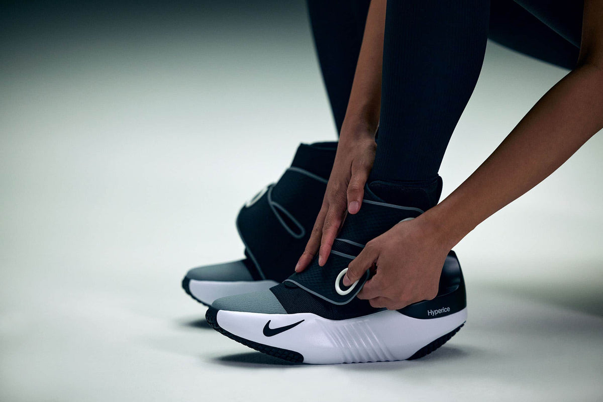 Hyperice - Hyperboot by Nike x Hyperice- Medium - Black