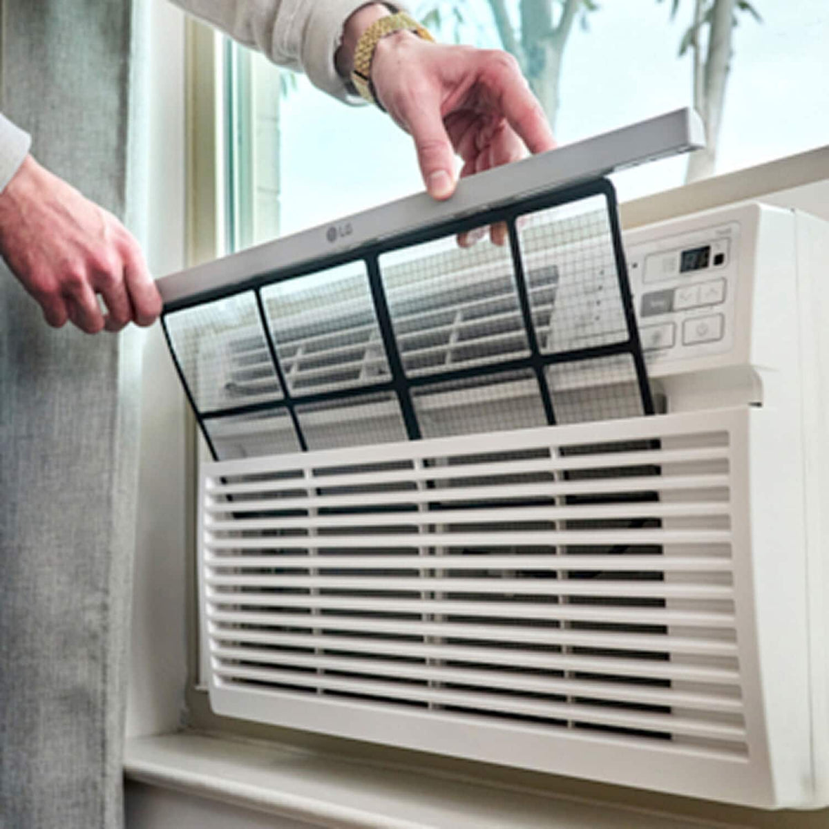 LG - 550 Sq. Ft. 12,000 BTU Window Air Conditioner - White