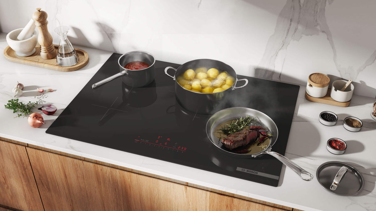 Bosch - 800 Series 30" Built-In Electric Induction Cooktop with 4 elements, HomeConnect and Frameless Design - Black