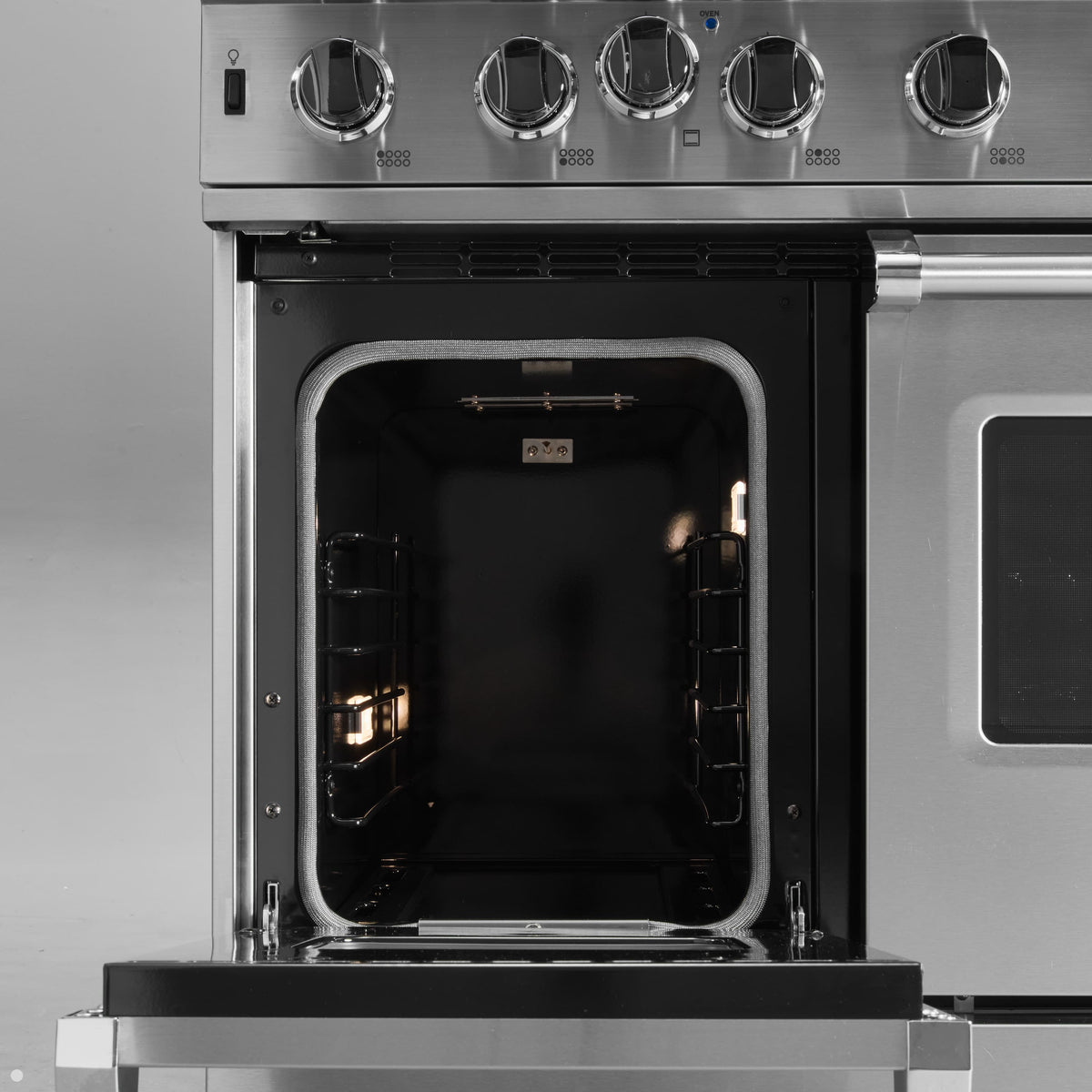 Viking - 36"W. Pro5S 5.6 Cu. Ft. Freestanding Self-Clean Sealed 4B LP DF Convection Range/Grdl-Squall/Brushed Brass - Squall