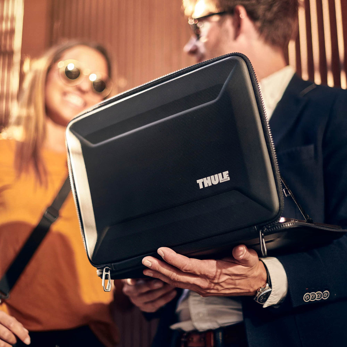 Thule - Gauntlet Laptop Sleeve Laptop Case for 16” Apple MacBook Pro, 15” Apple MacBook Pro, PCs Laptops & Chromebooks up to 14” - Blue