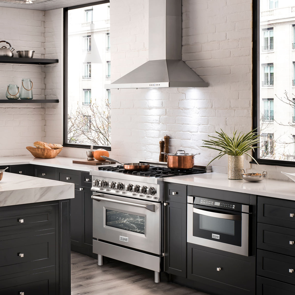 ZLINE - 30 inches - Externally Vented & Convertible - Wall Range Hood - Silver