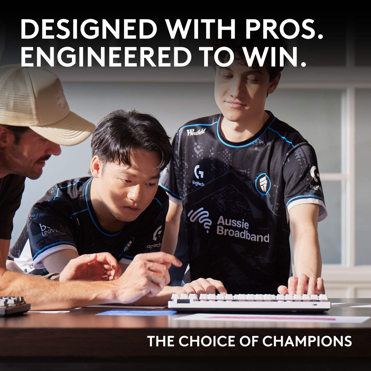 Logitech - PRO 2 LIGHTSPEED Lightweight Optical HERO 44K DPI Gaming Mouse with 4 Customizable and Switchable Magnetic Side Buttons - Wireless - Black