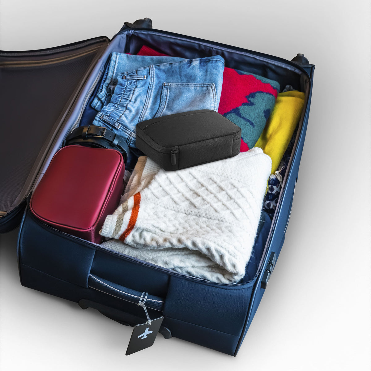 Insignia™ - Travel Case for Electronic Accessories - Black