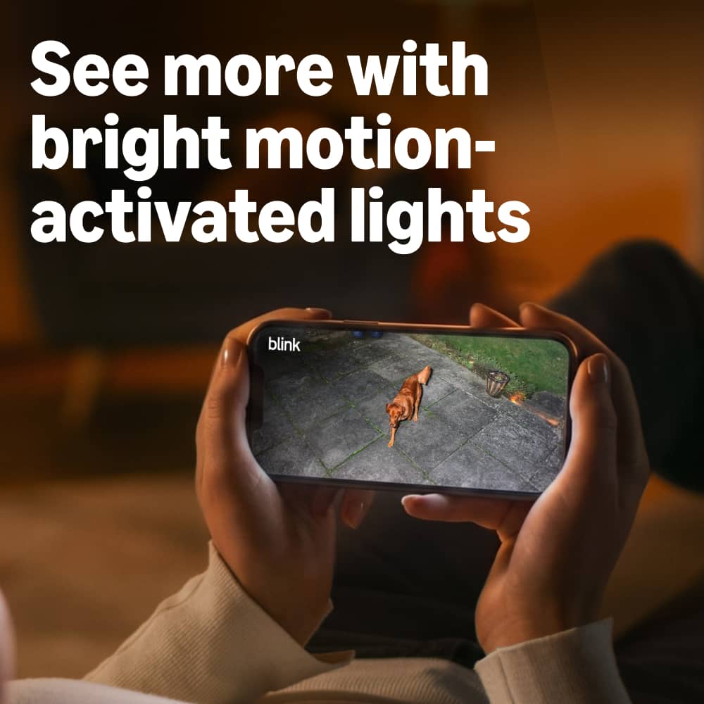 Blink - Outdoor 2K+ Floodlight Camera - Wireless smart security camera, 2K resolution, 700 lumens, Sync Module Core included - White