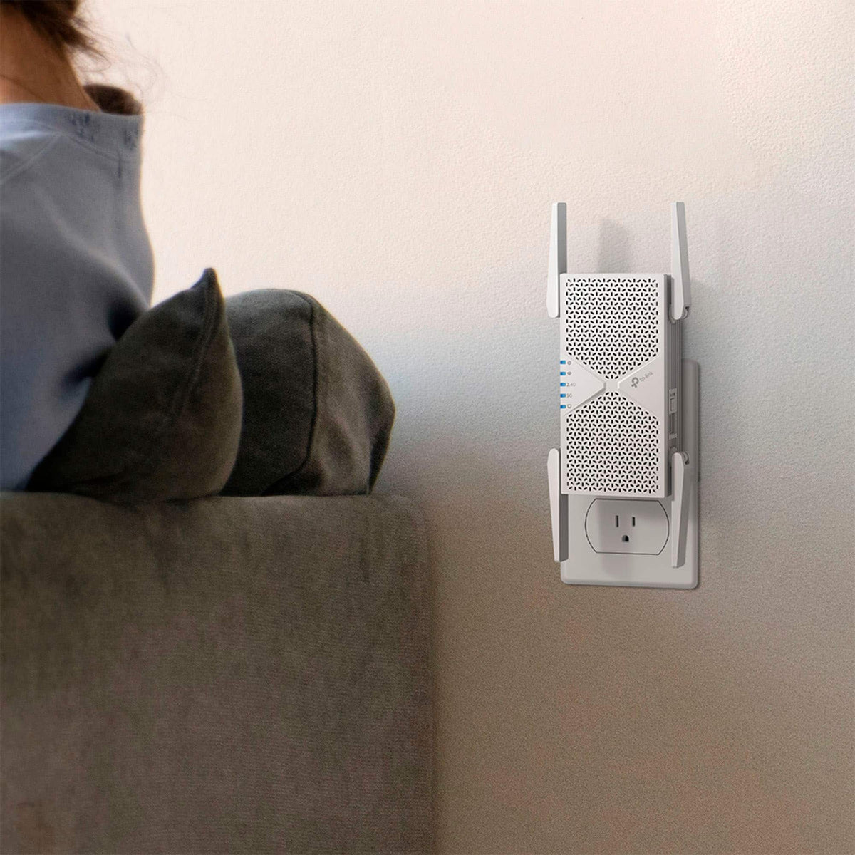 TP-Link - BE6500 Wi-Fi 7 Range Extender - White