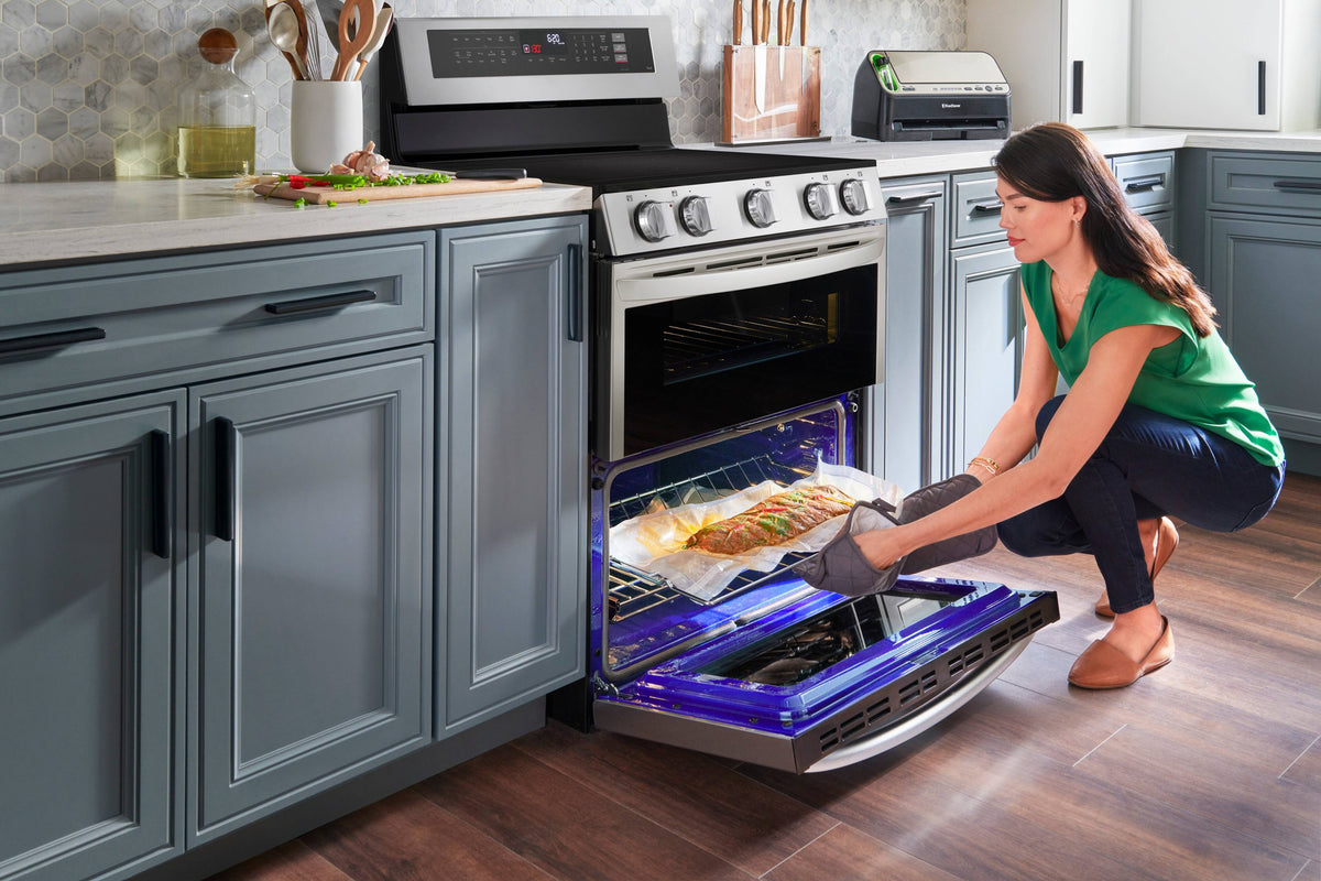 LG - 30-in 7.3 Cu. Ft. Freestanding Double Oven Elec True Convection Smart Range w/ 5 Elements, Air Fry and UltraHeat 3.2 kW - Stainless Steel